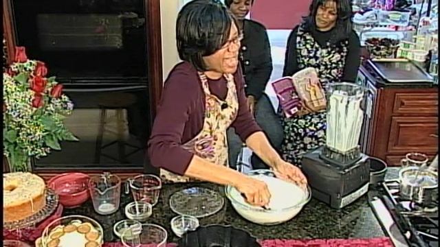 Vegan Pound Cake, Ice Cream, Banana Pudding! Cookin' Up Good Health смотреть онлайн