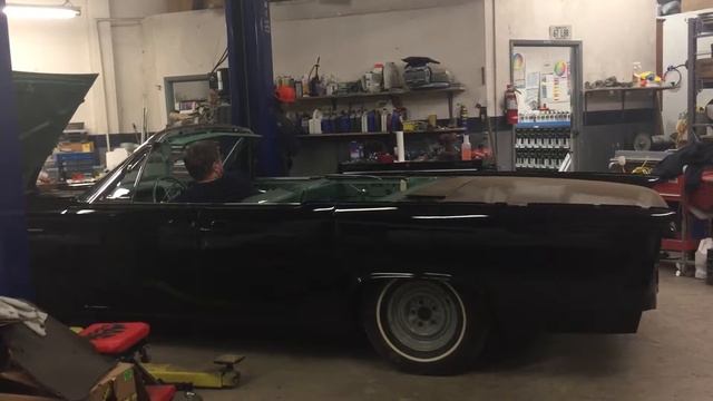 1961 Lincoln Continental Convertible Top in Action смотреть онлайн