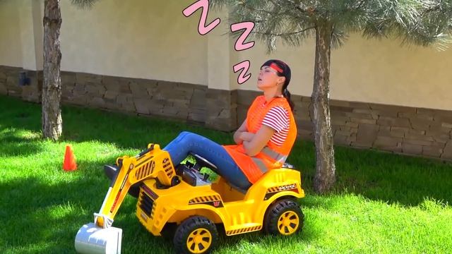 Дима забуксовал Мама на тракторе спешит на помощь смотреть онлайн