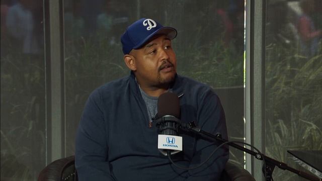 Dodgers Superfan Omar Miller Is SUPER Nervous about the MLB Playoffs | The Rich Eisen Show | 10/3/1 смотреть онлайн