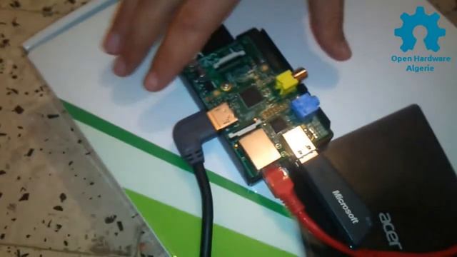 L'installation du sytème d'exploitation Rasbian sur la Raspberry Pi смотреть онлайн