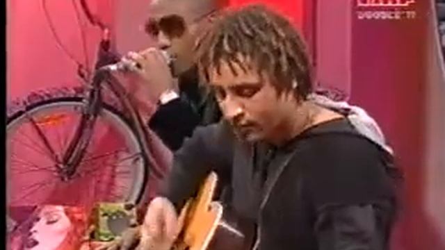 Simon Webbe - No Worries (Acoustic) смотреть онлайн