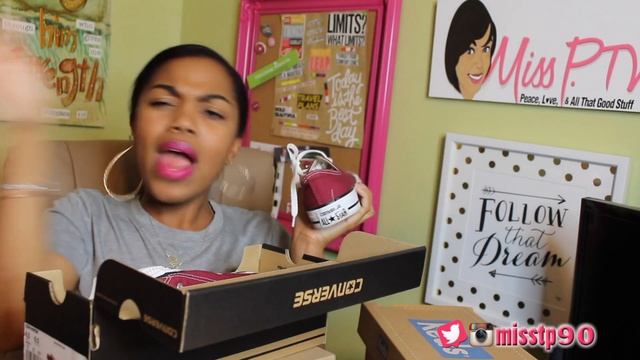 “THESE ARE HOT LITERALLY” My Sneaker Addiction: THE GIVEAWAY! смотреть онлайн