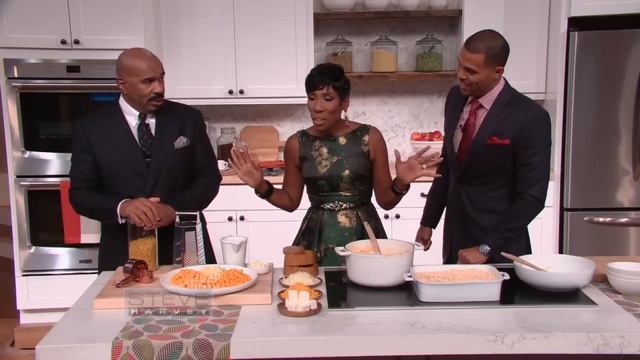 Harvey Family Mac & Cheese Recipe || STEVE HARVEY смотреть онлайн