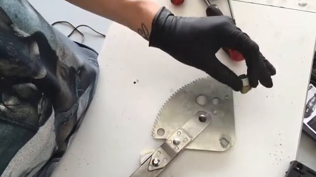Mercedes W109 / W108 power window regulator repair смотреть онлайн