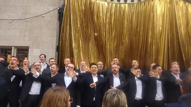 LGMC opening Liberty's Christmas windows 2015...oh смотреть онлайн