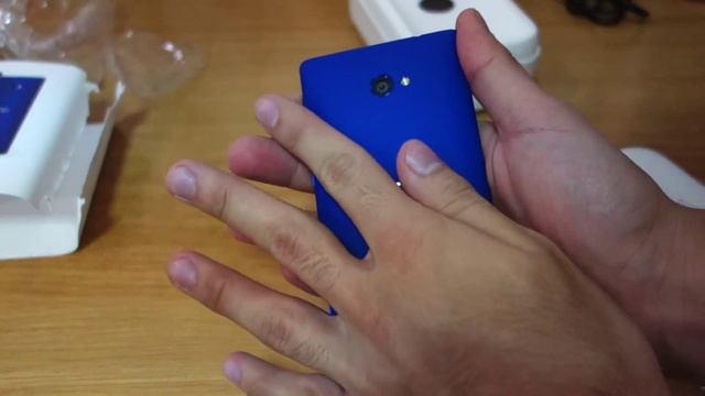 HTC Windows Phone 8X Unboxing and First Impressions смотреть онлайн