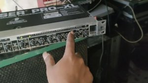 parrarel compressor beringher mdx2600 buat vocal