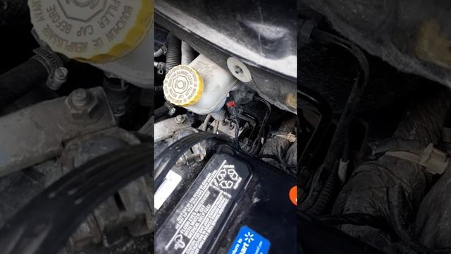 2008 Dodge Grand Caravan Emergency Brake Light Fixed смотреть онлайн