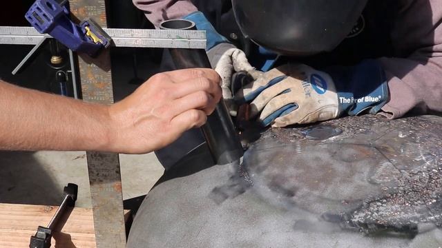 DIY Fire Pit: Repurposed Propane Tank смотреть онлайн