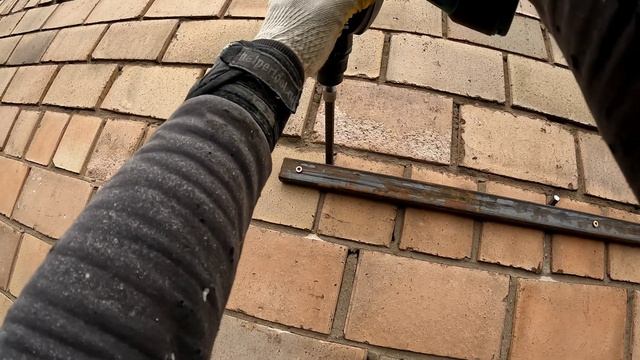 Крыша на балкон последнего этажа/Чем крепить крышу когда пустотелый кирпич?Способ простой найдет‼️ смотреть онлайн