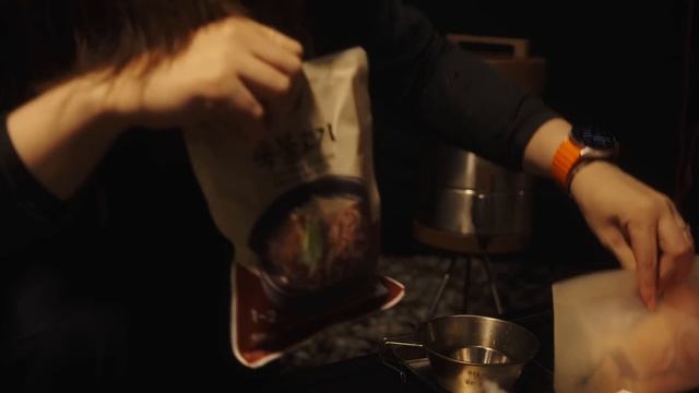 Кемпинг под проливным дождем Одиночный кемпинг под непрерывным ливнем в течение всего дня смотреть онлайн