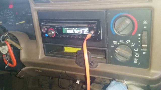 Audiopipe 15 on Kenwood 1000 watt amp смотреть онлайн