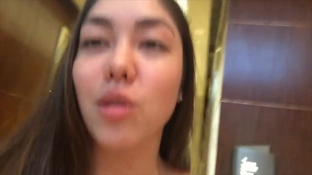 GIANT TYPHOON, weekend getaway gone wrong at the Jing An Shangri-La, & pervert party | China Vlog смотреть онлайн