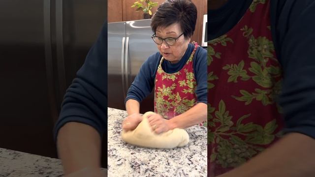 making 4 loaves of bread w/ grandma:) смотреть онлайн