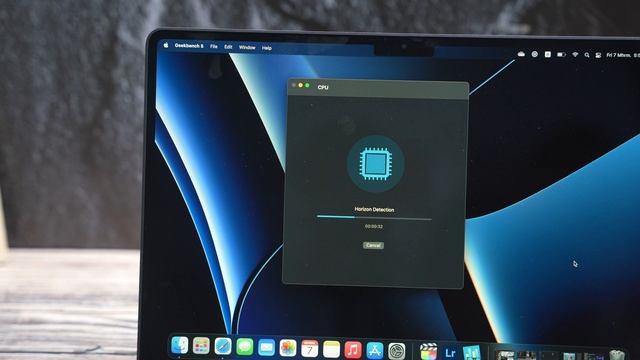 الجهاز المناسب MacBook Air  M2