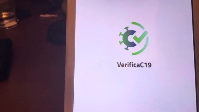 Tablet Android con App Verifica19 смотреть онлайн