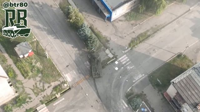 ⚡️СВО 18+ Кадры боев в Новогродовке: Сбросом с дрона обездвижен вражеский БТР смотреть онлайн