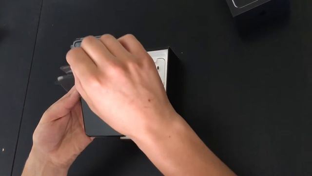 iPhone 7 Plus Jet Black - Unboxing & What's inside the box смотреть онлайн