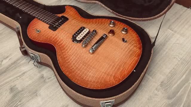 Gibson Les Paul Gary Moore Signature 2011 смотреть онлайн