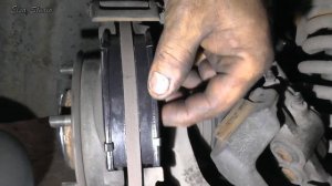 Замена передних тормозных колодок Chevrolet Niva