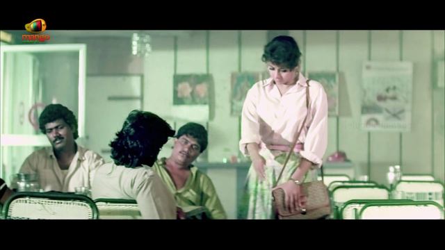 Venkatesh Saves Sridevi From Goons | Kshana Kshanam Movie Scenes | Ram Gopal Varma | MM Keeravani смотреть онлайн
