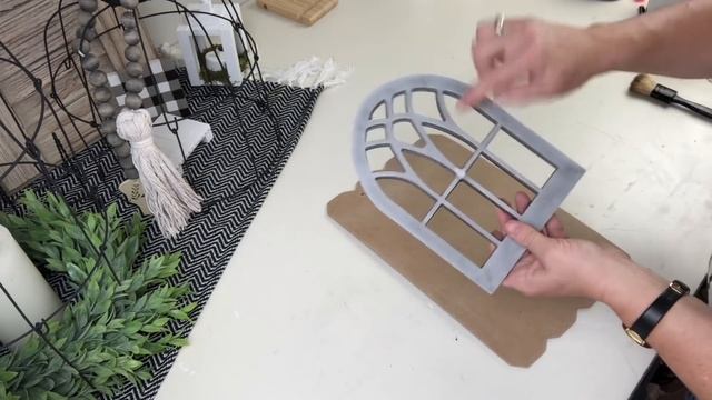 Dollar Tree Gothic Window Frames 5 Ways || Dollar Tree $10 Challenge || Lisa & Company смотреть онлайн