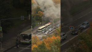 Автобус загорелся, на ул.Паперника, в Москве 02.10.2016
