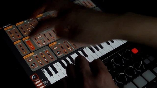 Lorentz - Analog-Style Synthesizer - AUv3 Plugin Synthesizer смотреть онлайн