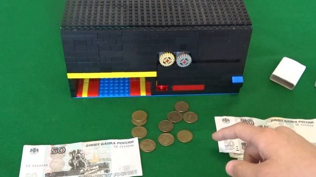 Разменник купюр из лего!!! смотреть онлайн