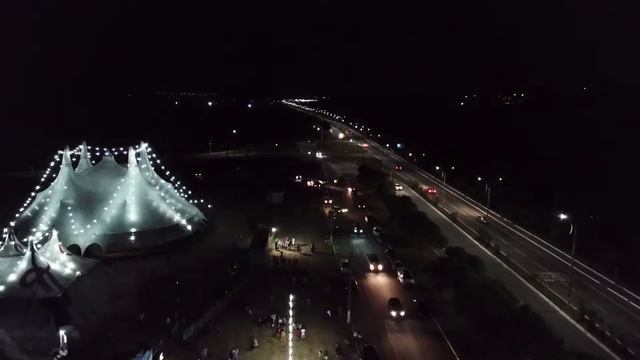 Imagens aéreas Circo Robatiny temporada Macaé смотреть онлайн
