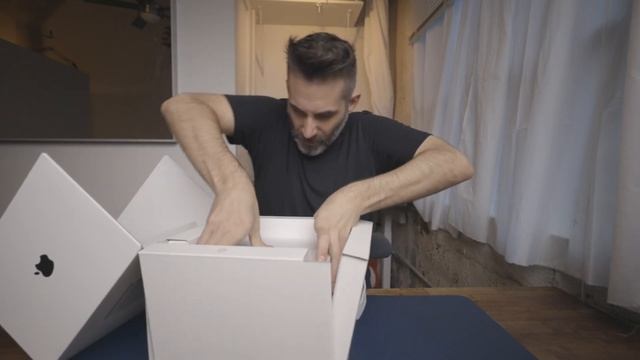 Mac Studio Unboxing - 2022 Most Powerful Desktop смотреть онлайн
