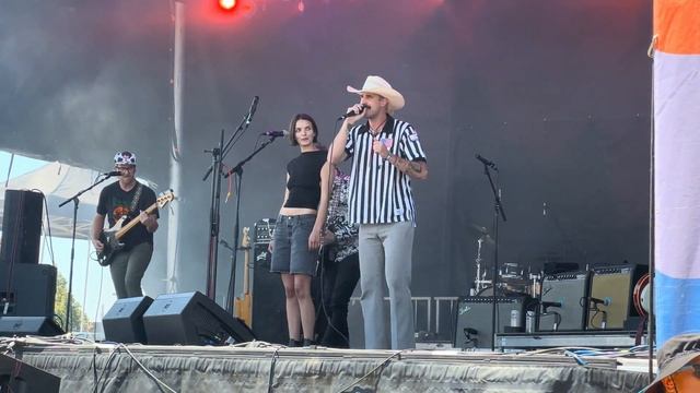 “Small Worlds” (Mac Miller cover) by Rayland Baxter at FairWell Festival 7/22/23 смотреть онлайн