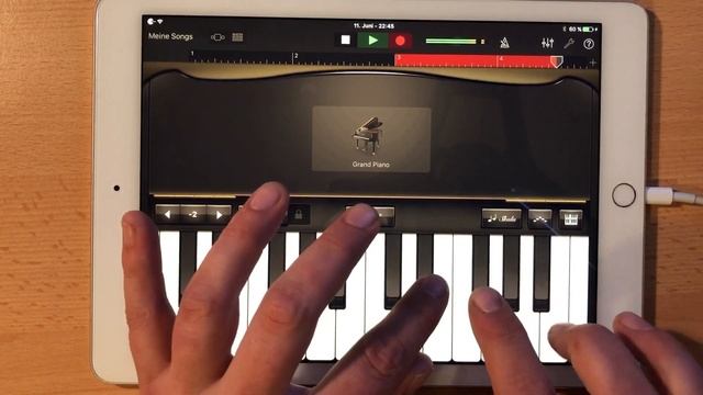 Gorillaz - Clint Eastwood on iPad (Garageband) смотреть онлайн