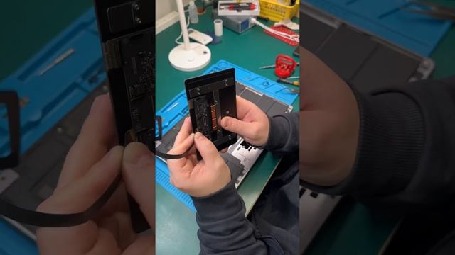 MacBook Air 15 M2 пролили стакан воды смотреть онлайн