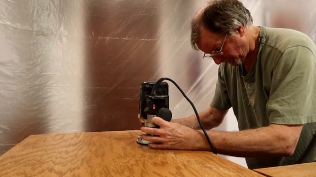 Cutting The Top Off My Desk - Escaping The Mouse - ETM-442 смотреть онлайн