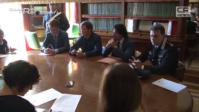 Cosenza – Operazione Laqueo: 14 arresti смотреть онлайн