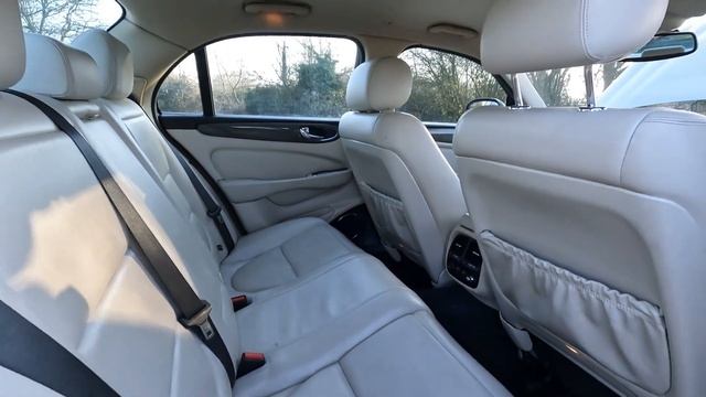 2004 Jaguar XJ8 V8 SE Auto смотреть онлайн