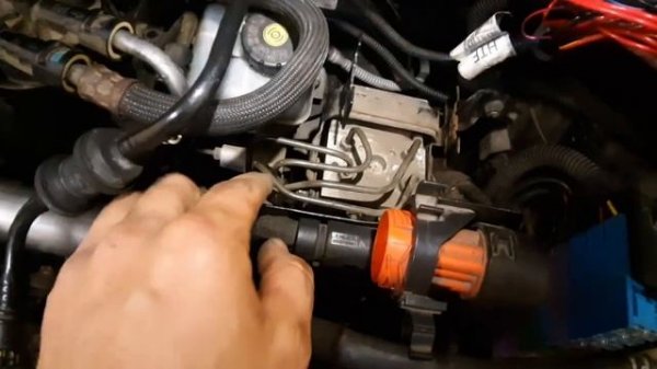 Замена главного цилиндра сцепления Зафира А ч.1