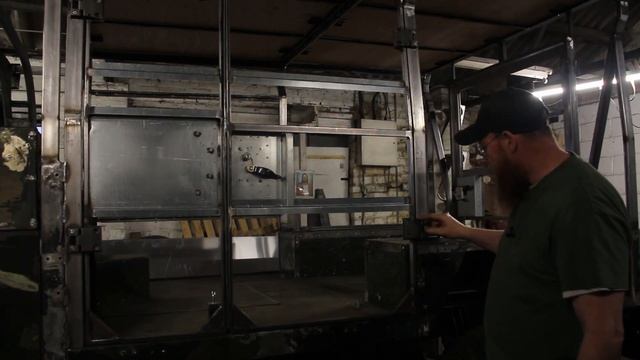 Land Rover 101 body build. смотреть онлайн