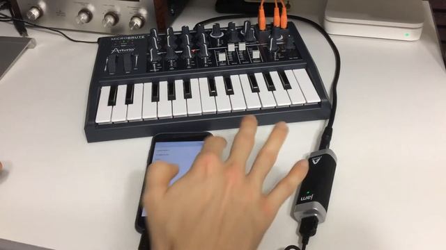 How to use external gear with Holderness FX apps + Apogee Jam смотреть онлайн