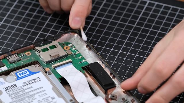 I Bought This $10 Laptop From eBay... смотреть онлайн