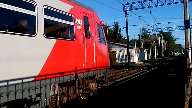 РЖД: Рельсовый автобус РА2-11001 на станции "Шувалово". #68. смотреть онлайн