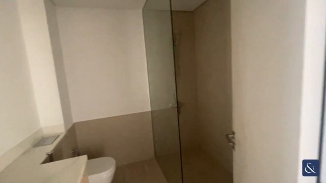 Single row: 3-BR villa with private garden in Dubai Land смотреть онлайн