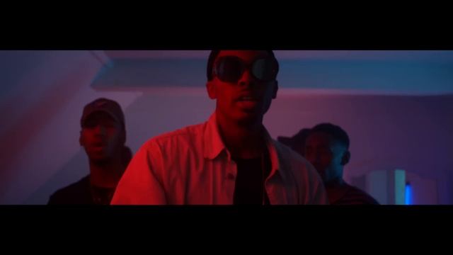 Last Night In Paris - Soirée смотреть онлайн