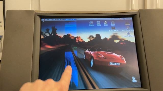 This Twentieth Anniversary Mac (TAM) has a hidden surprise! смотреть онлайн