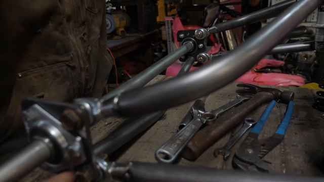Ultimate Princess Jeep Build 4-Link Suspension and Steering Part 3 смотреть онлайн