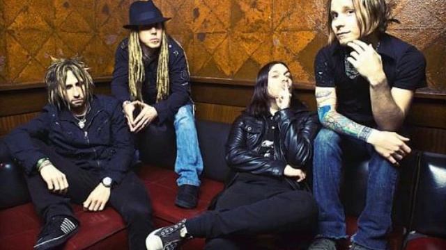 Shinedown - Call Me (iTunes Session) смотреть онлайн