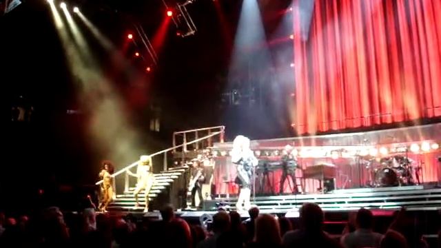 STEAMY WINDOWS - Tina Turner Opening in San Jose 10/20/08 - ENTIRE SONG смотреть онлайн