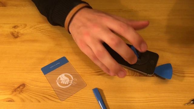 TUTO Ouverture iPhone SE (2016) - Tactile et Bouton d'allumage смотреть онлайн